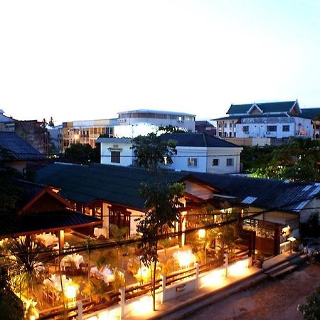 Avilla Phasouk Hotel Vientiane Exterior photo