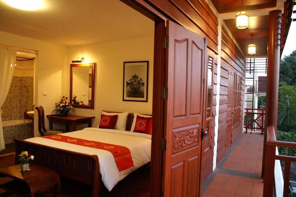Avilla Phasouk Hotel Vientiane Exterior photo