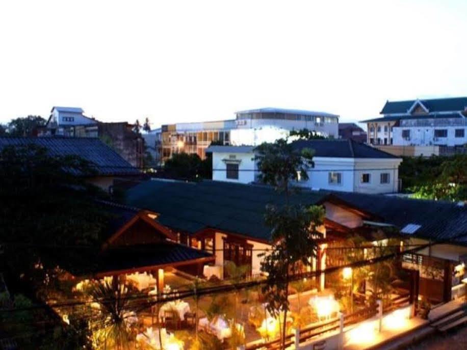 Avilla Phasouk Hotel Vientiane Exterior photo