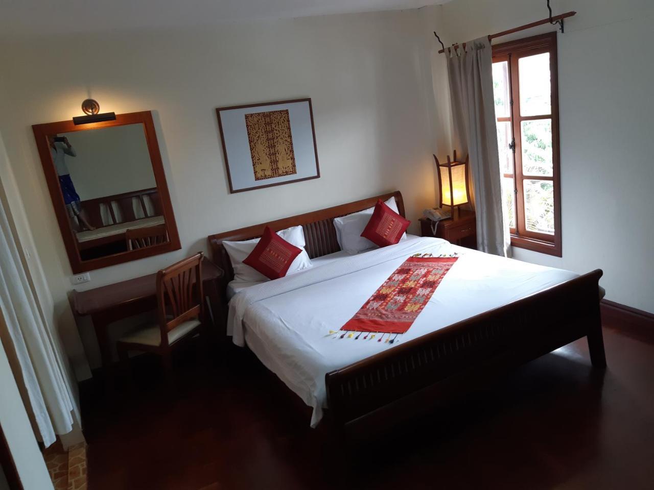 Avilla Phasouk Hotel Vientiane Exterior photo